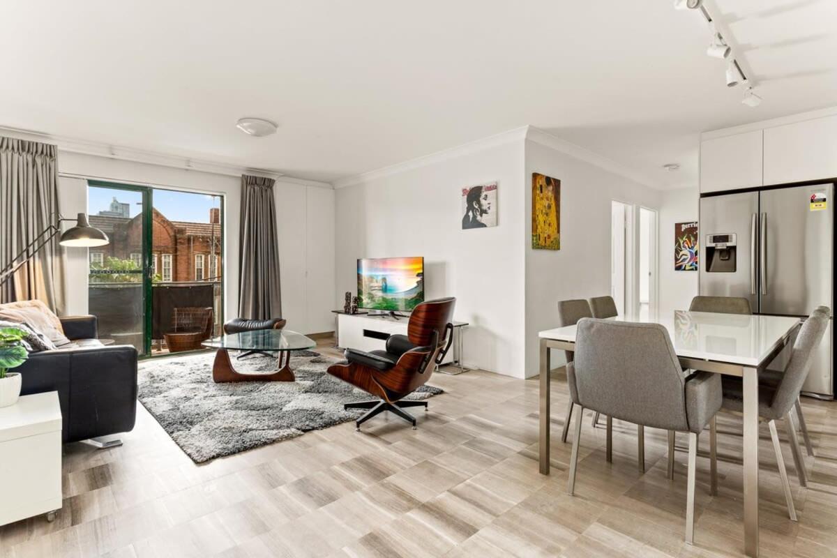 Apartment Classy 2-bed By Alfred Park *